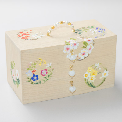 三段抽斗（小） 〈四季の花〉 ｜ 桐箱・京都 堀川五条 - 株式