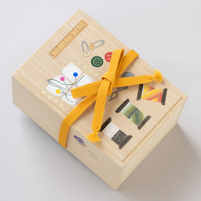桐のお針箱（小） 〈裁縫道具柄〉